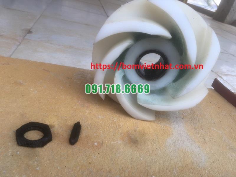 canh-bom-hoa-chat-uhb-zk80-65-125